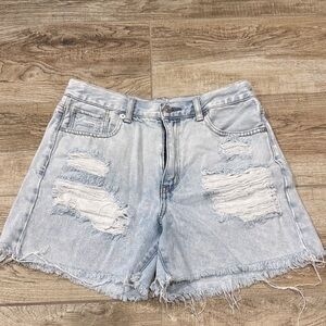 American Eagle Distressed Mom Short